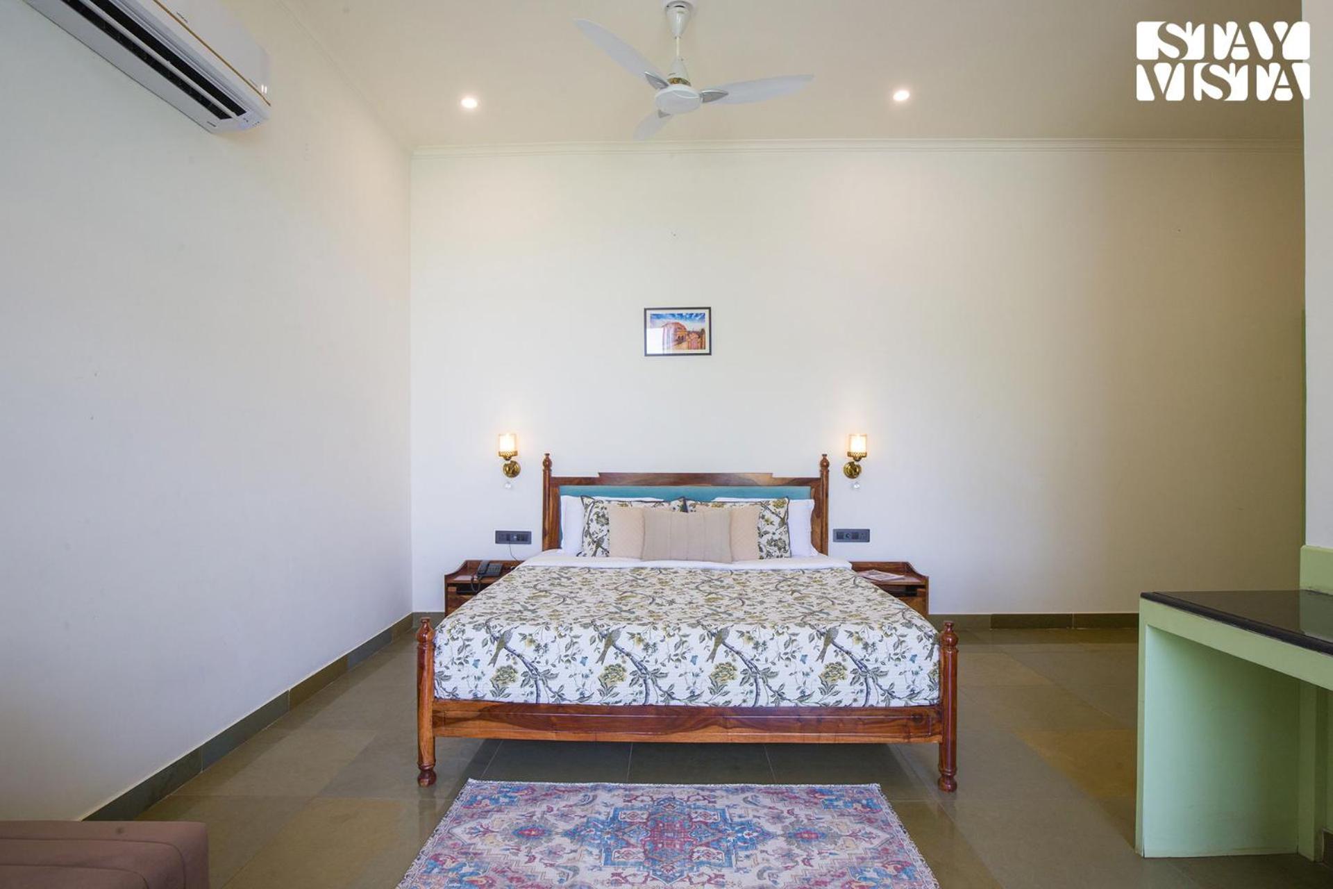 Villa The Pastel Courtyard With Pvt Pool & Garden At By Stayvista *