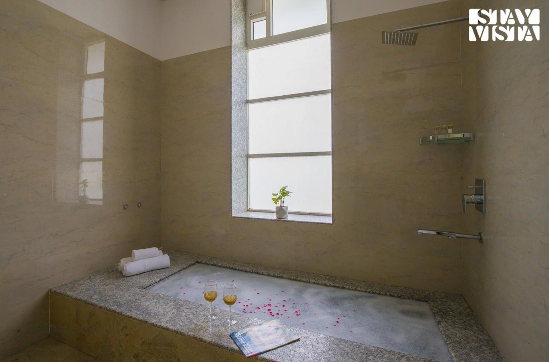 The Pastel Courtyard With Pvt Pool & Garden At By Stayvista Villa