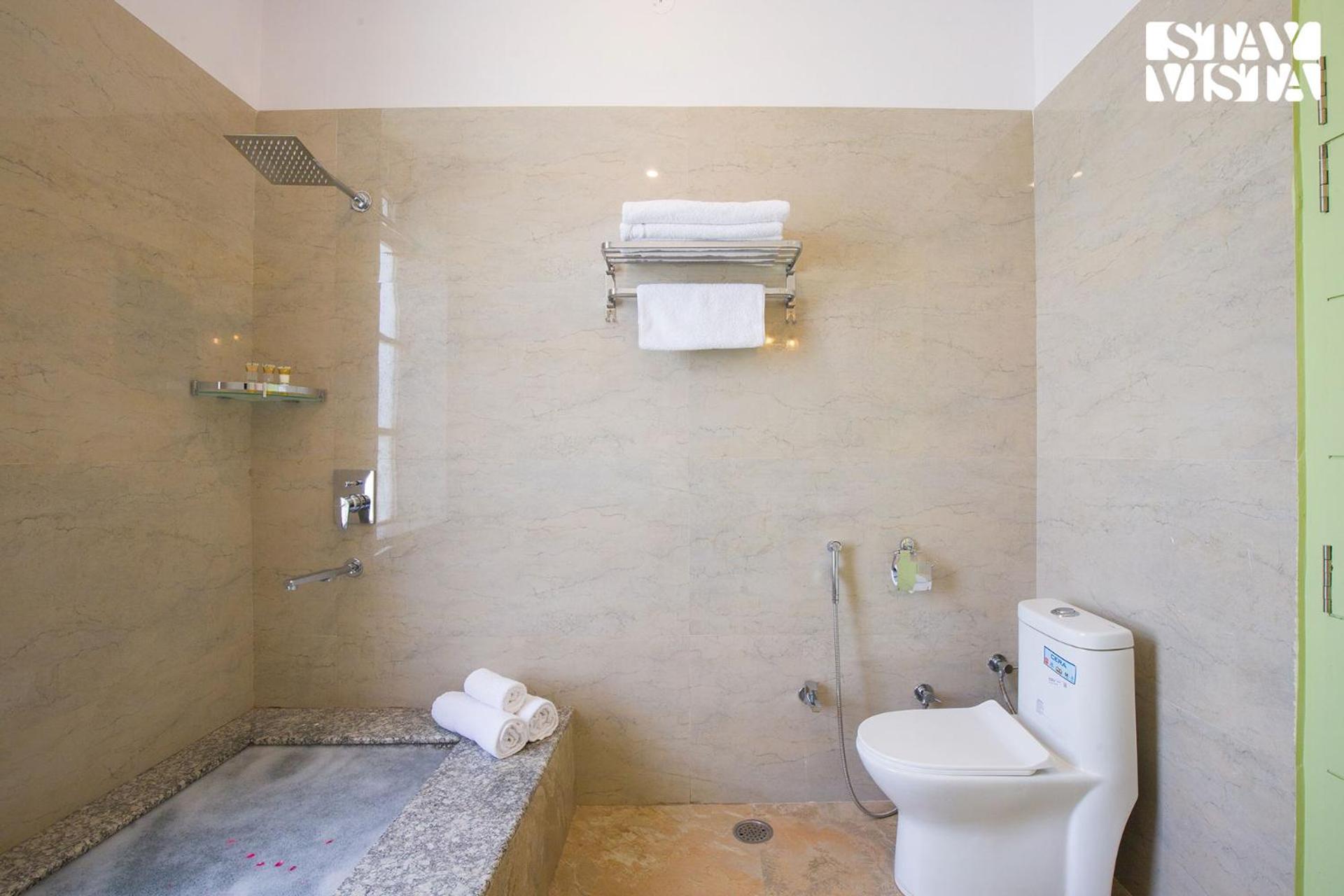 Villa The Pastel Courtyard With Pvt Pool & Garden At By Stayvista