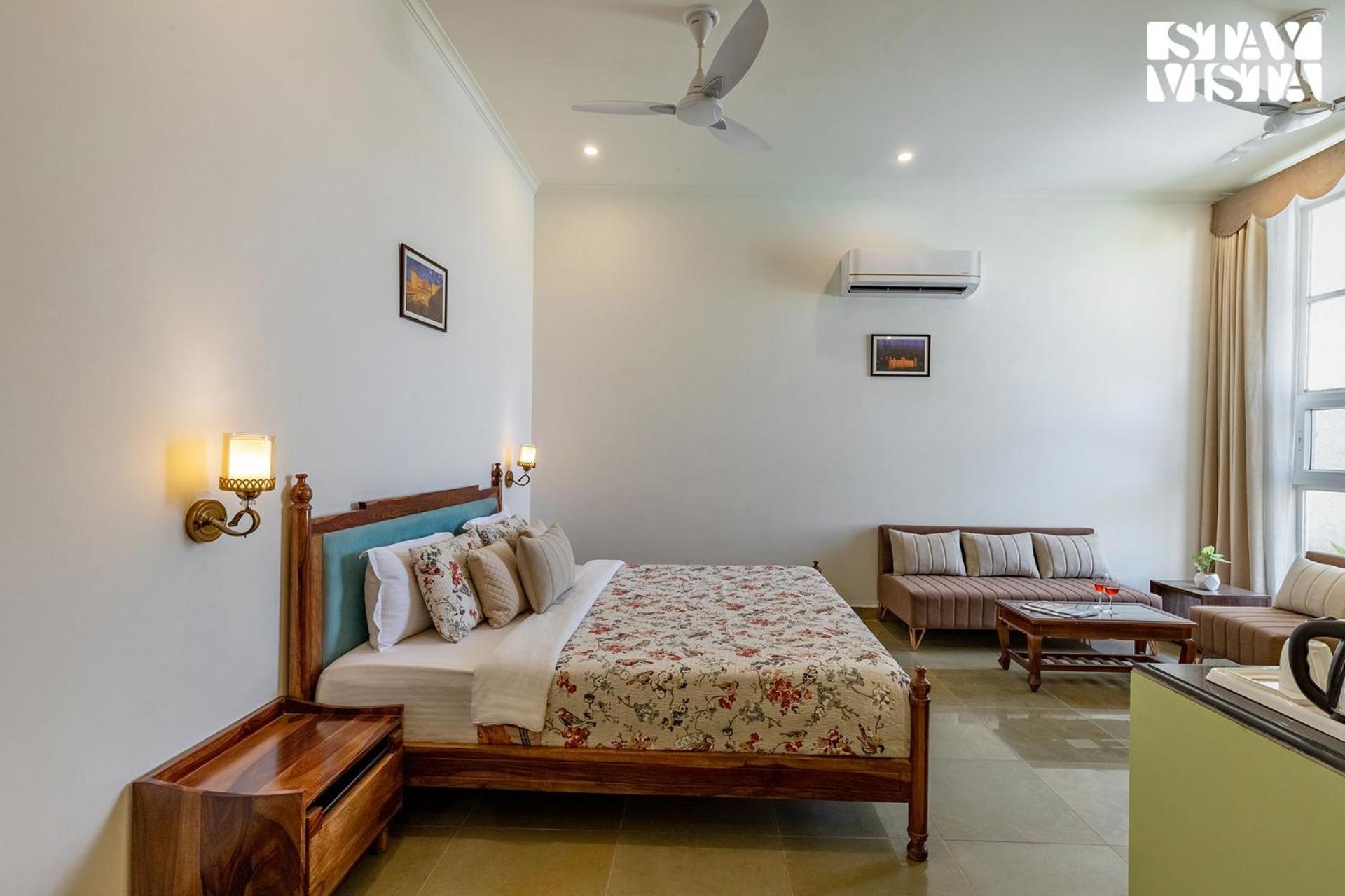 Villa The Pastel Courtyard With Pvt Pool & Garden At By Stayvista *