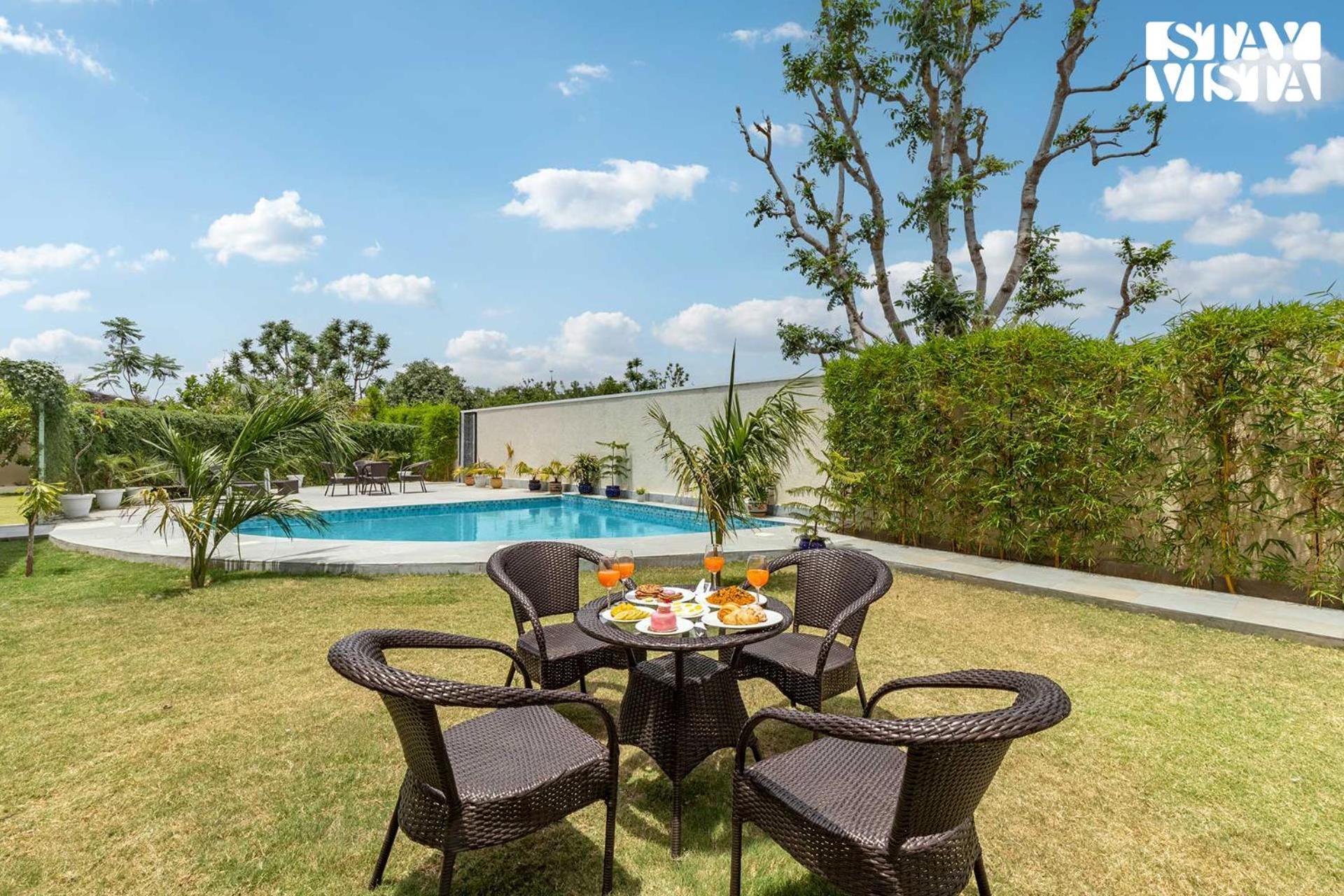 The Pastel Courtyard With Pvt Pool & Garden At By Stayvista Villa Jaipur